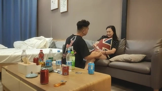 娇妻 雪白 呻吟-美女学生妹子是男友的乖母狗，戴着狗炼项圈乖乖让男友无套抽插~