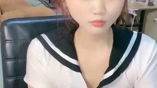 日韩欧美不卡一区二区高清-vavababy 面 試 畢 業 生 被 颻 渴 的 OL約 到 旅 館 脫 下 褲 子 吃 各 種 姿 勢 狂 抽 猛 送 全 部 射 嘴 巴 吞 淨