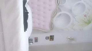 下一篇中文字幕人妻-快餐豪哥1500约炮粉逼艺校兼职妹逼太紧几分钟就把哥搞射了的!
